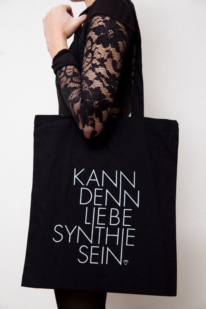 Kann_denn_Liebe_Synthie_sein_Katja_Ruge_totebags_kdlss